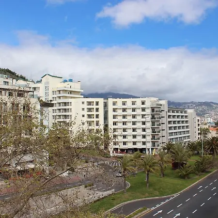 Forum By Hr Madeira Apartmán *