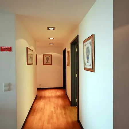 Forum By Hr Madeira פונשל